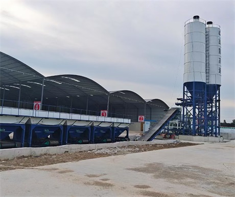800噸穩(wěn)定土拌合站性能特點